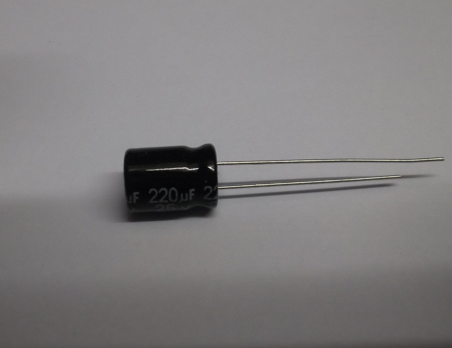 Capacitor 220U 25V 85°C